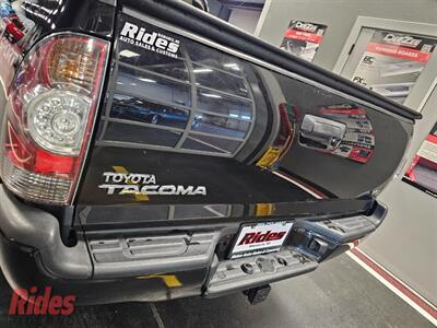 2015 Toyota Tacoma V6   - Photo 10 - Bismarck, ND 58503
