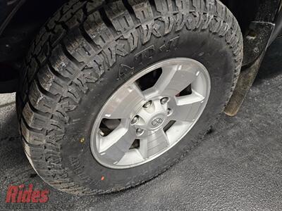 2015 Toyota Tacoma V6   - Photo 5 - Bismarck, ND 58503