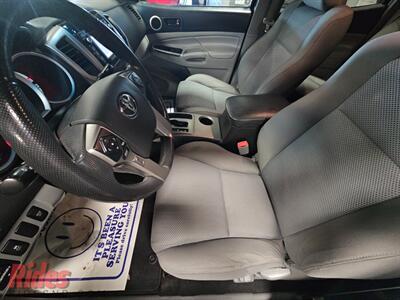 2015 Toyota Tacoma V6   - Photo 26 - Bismarck, ND 58503