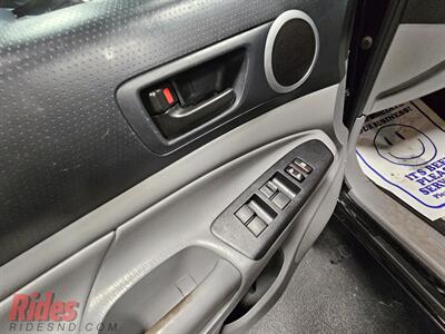 2015 Toyota Tacoma V6   - Photo 25 - Bismarck, ND 58503