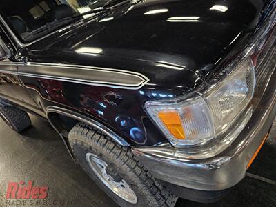 1993 Toyota 4Runner SR5 V6   - Photo 15 - Bismarck, ND 58503