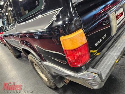 1993 Toyota 4Runner SR5 V6   - Photo 7 - Bismarck, ND 58503