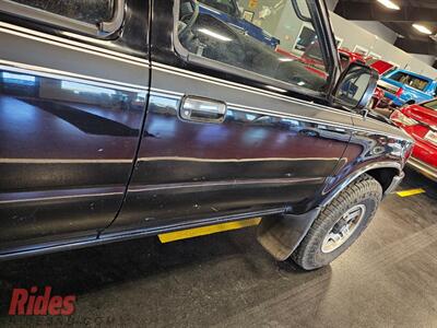 1993 Toyota 4Runner SR5 V6   - Photo 12 - Bismarck, ND 58503