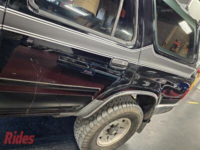 1993 Toyota 4Runner SR5 V6   - Photo 5 - Bismarck, ND 58503