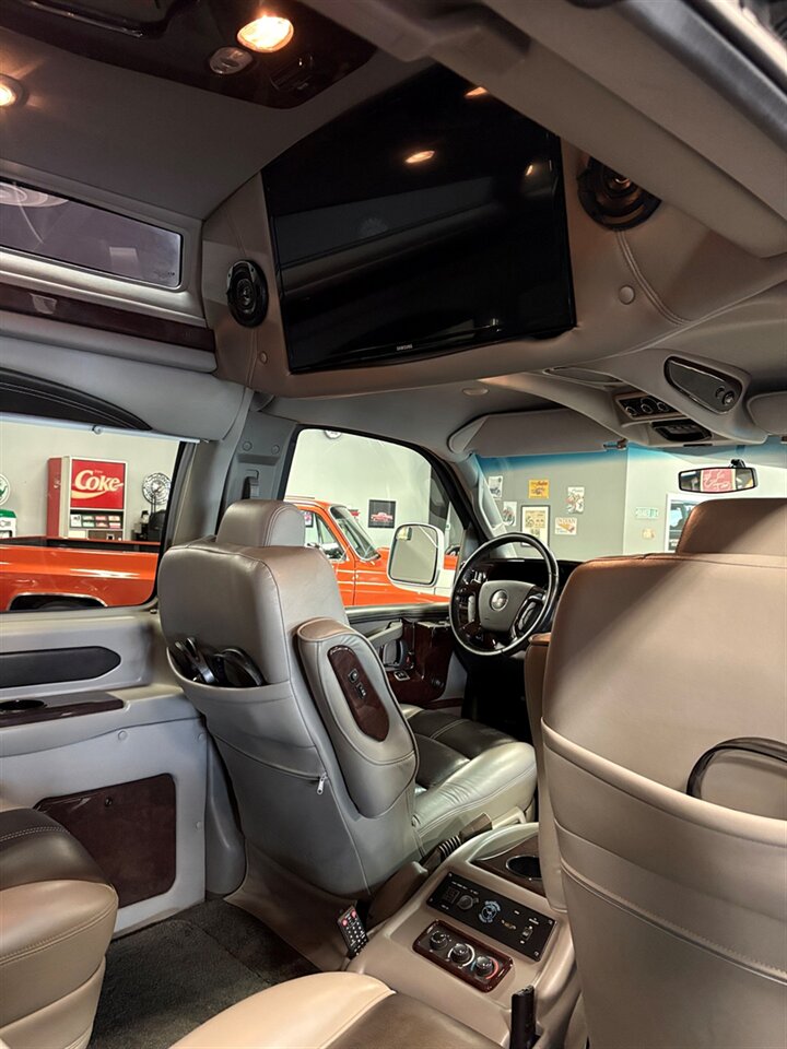 2017 GMC Savana 2500   - Photo 36 - Bismarck, ND 58503