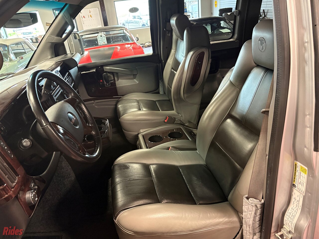 2017 GMC Savana 2500   - Photo 14 - Bismarck, ND 58503