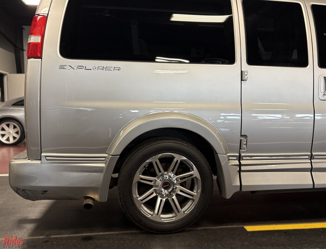 2017 GMC Savana 2500   - Photo 27 - Bismarck, ND 58503