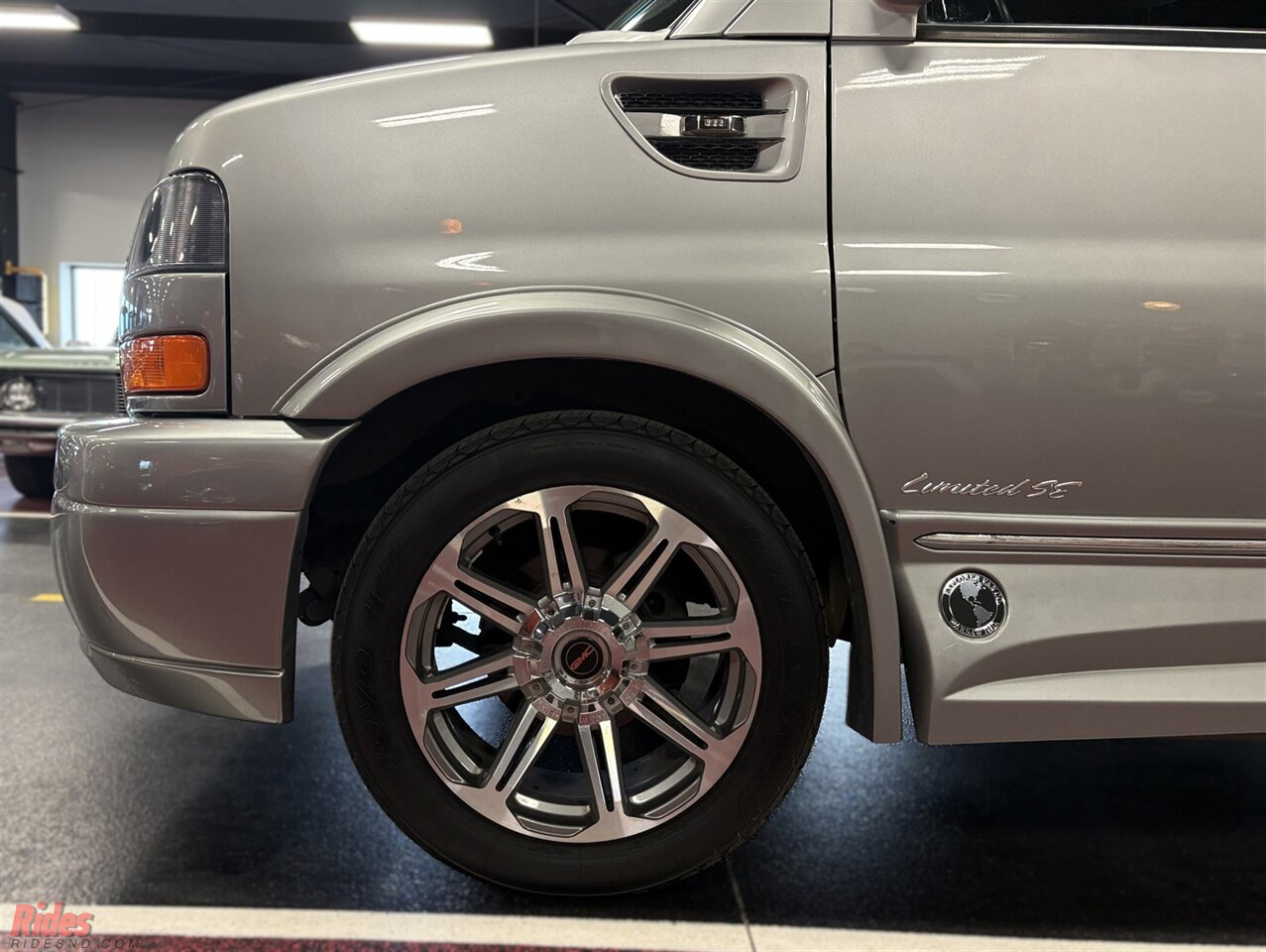 2017 GMC Savana 2500   - Photo 6 - Bismarck, ND 58503