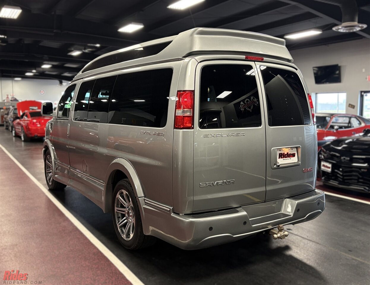2017 GMC Savana 2500   - Photo 16 - Bismarck, ND 58503