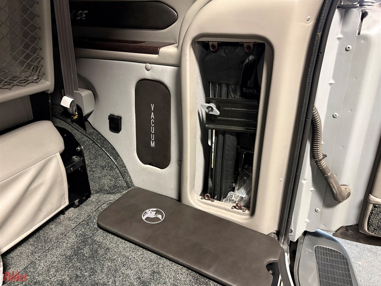2017 GMC Savana 2500   - Photo 21 - Bismarck, ND 58503