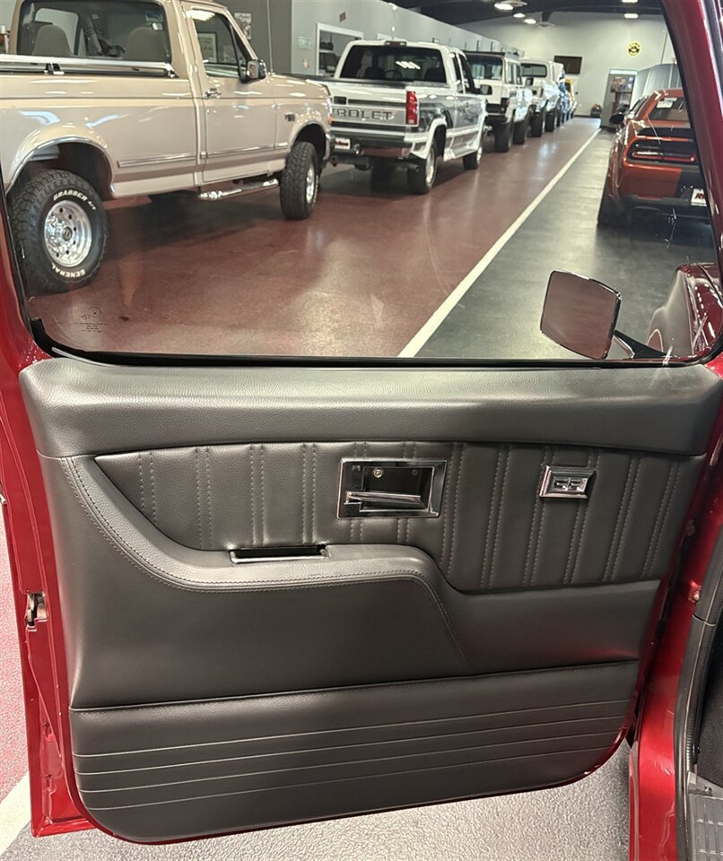 1986 Chevrolet C10 Silverado Restomod   - Photo 11 - Bismarck, ND 58503