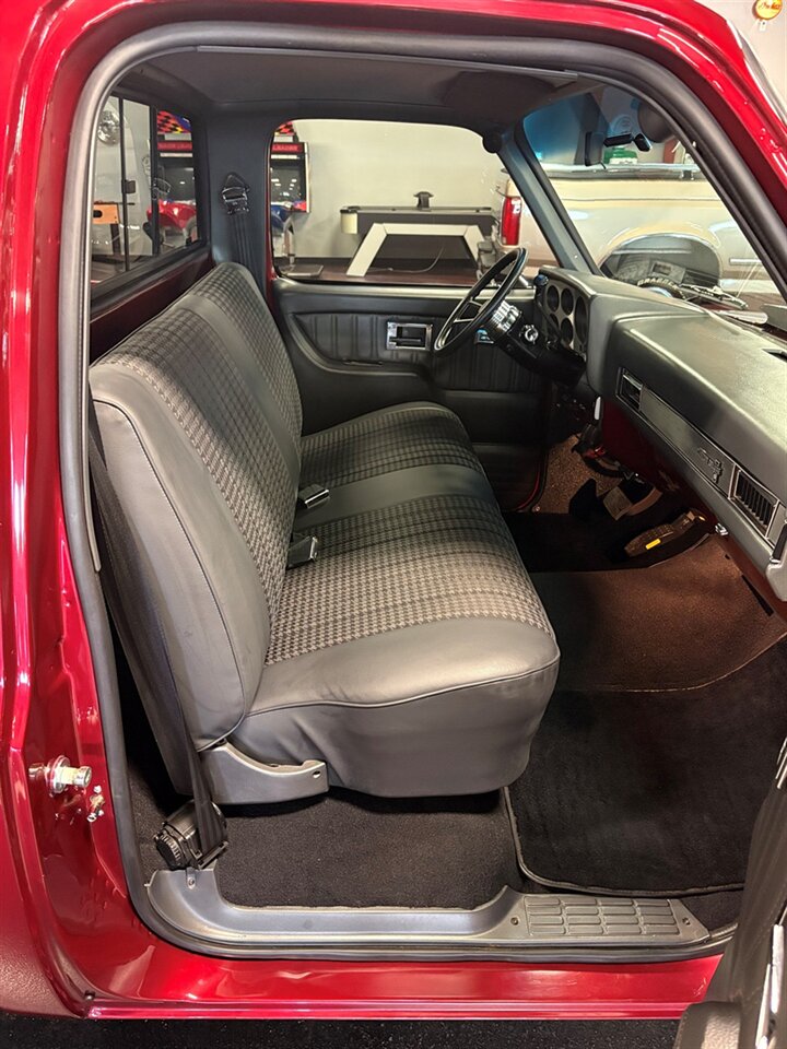 1986 Chevrolet C10 Silverado Restomod   - Photo 26 - Bismarck, ND 58503