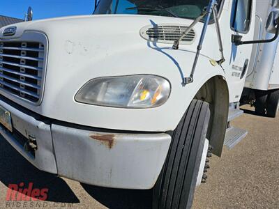 2004 Freightliner BOX VAN   - Photo 2 - Bismarck, ND 58503