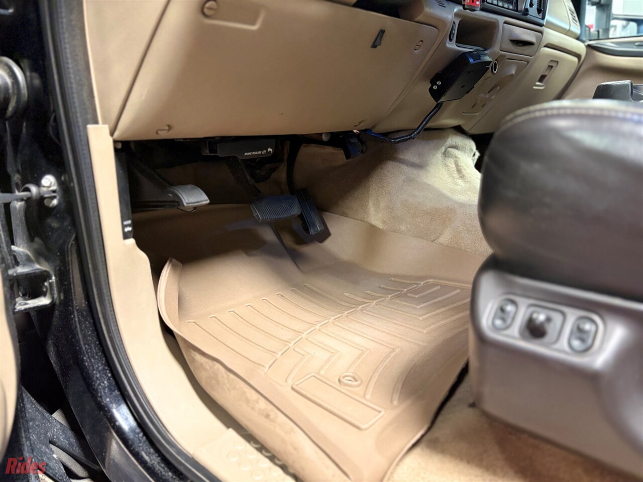 2005 Ford Excursion Eddie Bauer   - Photo 43 - Bismarck, ND 58503