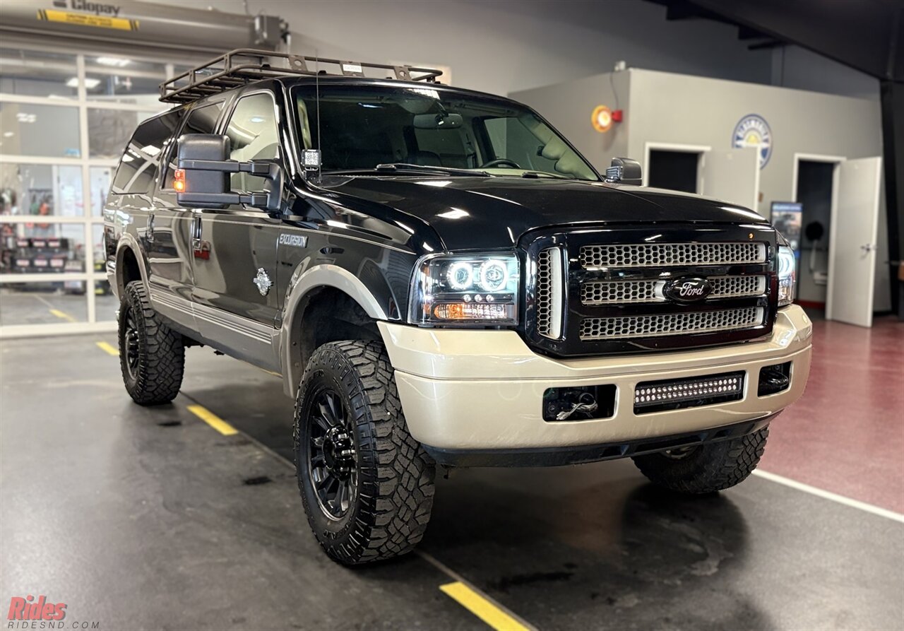 2005 Ford Excursion Eddie Bauer   - Photo 2 - Bismarck, ND 58503