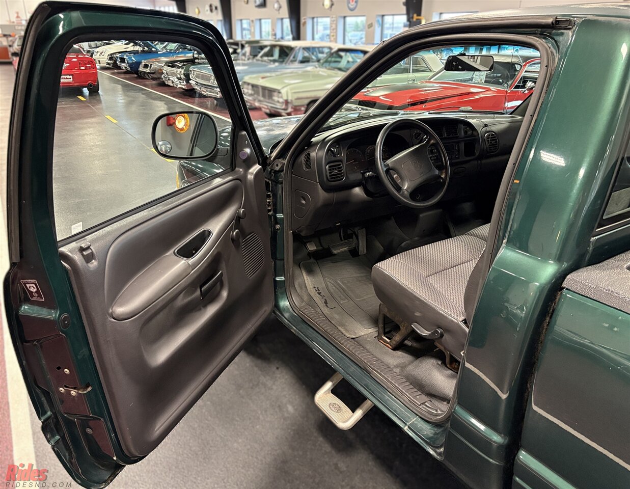 2001 Dodge Ram 1500 ST   - Photo 7 - Bismarck, ND 58503