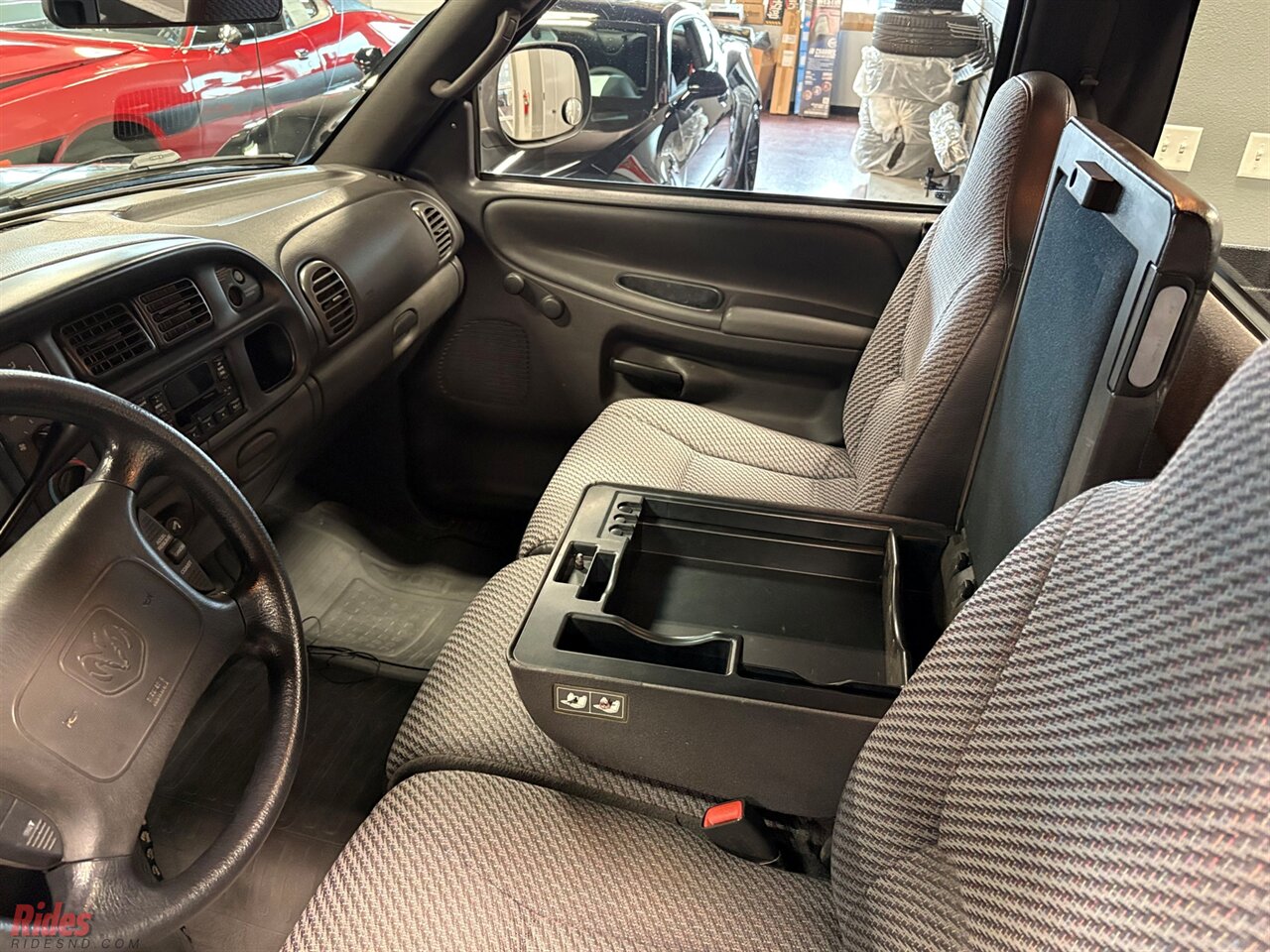 2001 Dodge Ram 1500 ST   - Photo 28 - Bismarck, ND 58503