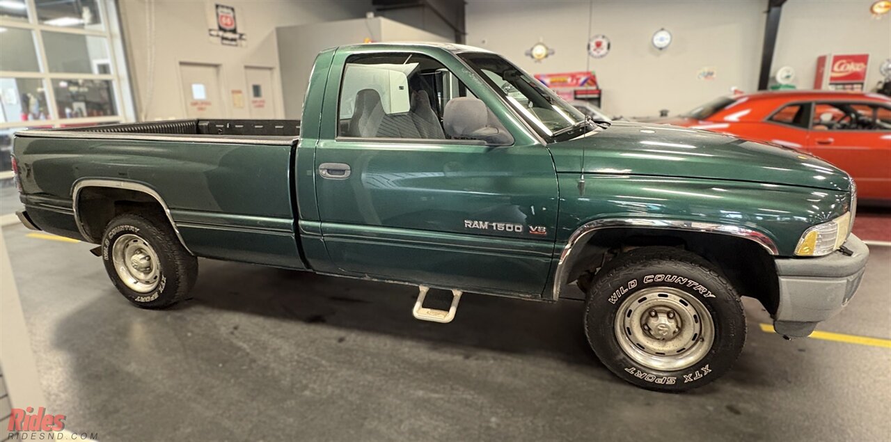 2001 Dodge Ram 1500 ST   - Photo 17 - Bismarck, ND 58503