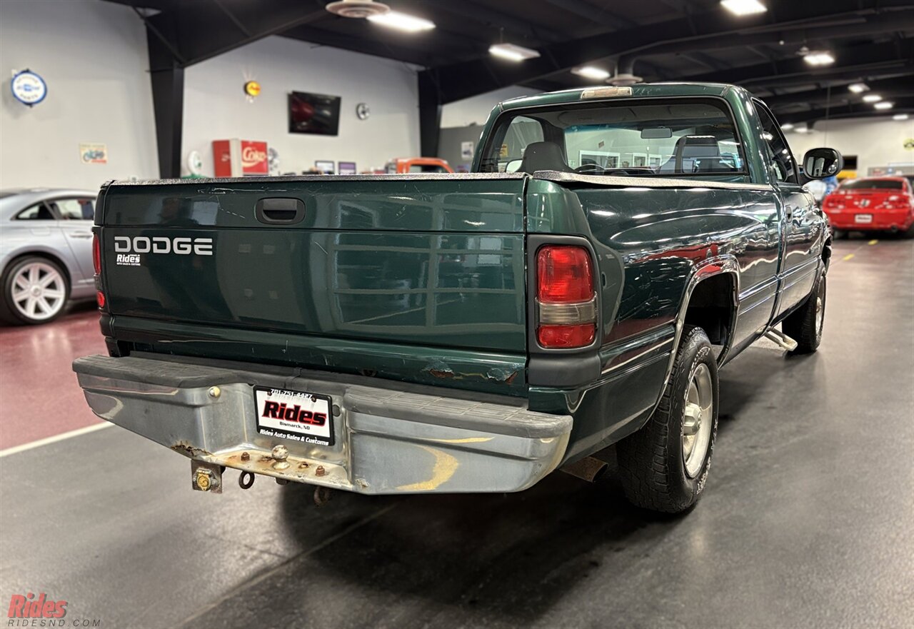 2001 Dodge Ram 1500 ST   - Photo 16 - Bismarck, ND 58503