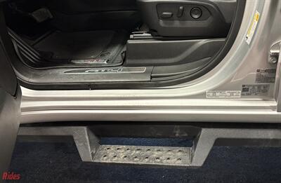 2022 GMC Sierra 1500 AT4   - Photo 11 - Bismarck, ND 58503