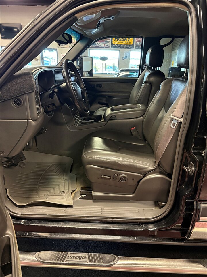 2003 Chevrolet Silverado 1500HD LS   - Photo 12 - Bismarck, ND 58503