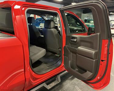 2021 Chevrolet Silverado 1500 Custom Trail Boss   - Photo 34 - Bismarck, ND 58503