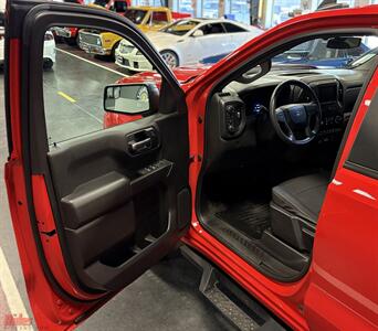 2021 Chevrolet Silverado 1500 Custom Trail Boss   - Photo 13 - Bismarck, ND 58503