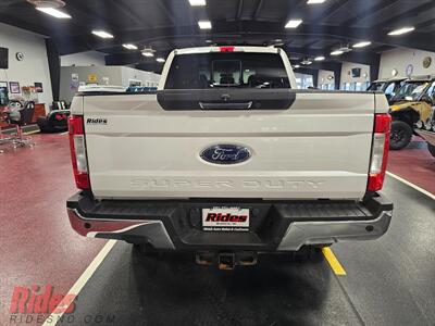 2017 Ford F-350 Lariat   - Photo 11 - Bismarck, ND 58503