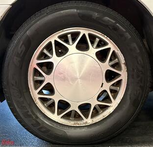 2000 Buick LeSabre Limited   - Photo 6 - Bismarck, ND 58503