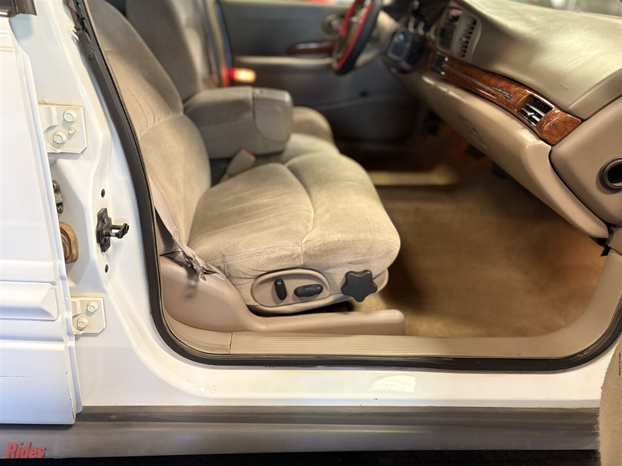 2000 Buick LeSabre Limited   - Photo 37 - Bismarck, ND 58503
