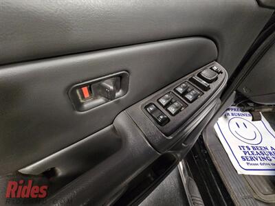 2006 GMC Sierra 2500 SLE2   - Photo 21 - Bismarck, ND 58503