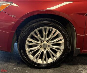 2013 Chrysler 200 Limited   - Photo 4 - Bismarck, ND 58503