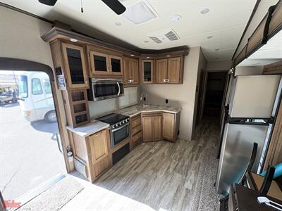 2019 Coachmen Chaparral 370FL   - Photo 26 - Bismarck, ND 58503