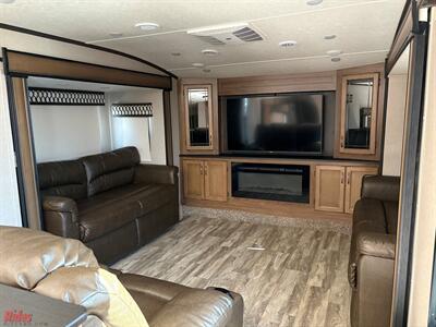 2019 Coachmen Chaparral 370FL   - Photo 32 - Bismarck, ND 58503