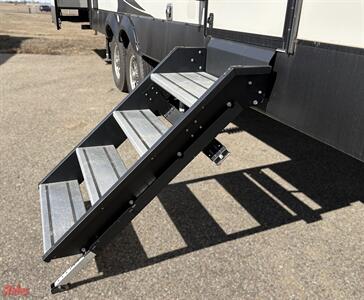 2019 Coachmen Chaparral 370FL   - Photo 18 - Bismarck, ND 58503