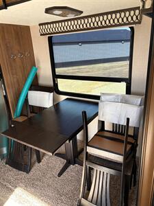 2019 Coachmen Chaparral 370FL   - Photo 24 - Bismarck, ND 58503