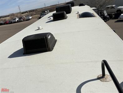 2019 Coachmen Chaparral 370FL   - Photo 13 - Bismarck, ND 58503