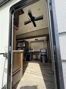 2019 Coachmen Chaparral 370FL   - Photo 20 - Bismarck, ND 58503