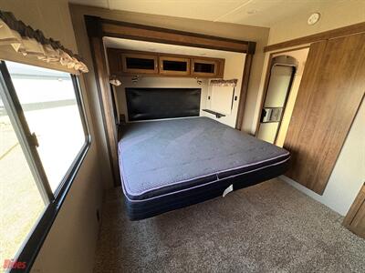 2019 Coachmen Chaparral 370FL   - Photo 51 - Bismarck, ND 58503