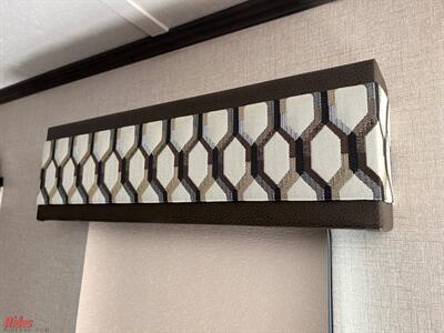 2019 Coachmen Chaparral 370FL   - Photo 42 - Bismarck, ND 58503