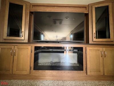 2019 Coachmen Chaparral 370FL   - Photo 35 - Bismarck, ND 58503