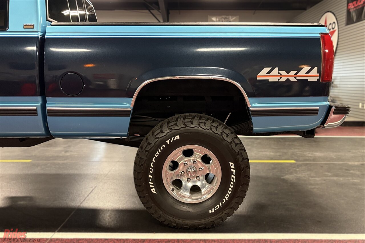 1993 Chevrolet K1500 Silverado   - Photo 16 - Bismarck, ND 58503