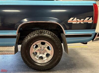 1993 Chevrolet C/K 1500 Series K1500 Silverado   - Photo 17 - Bismarck, ND 58503