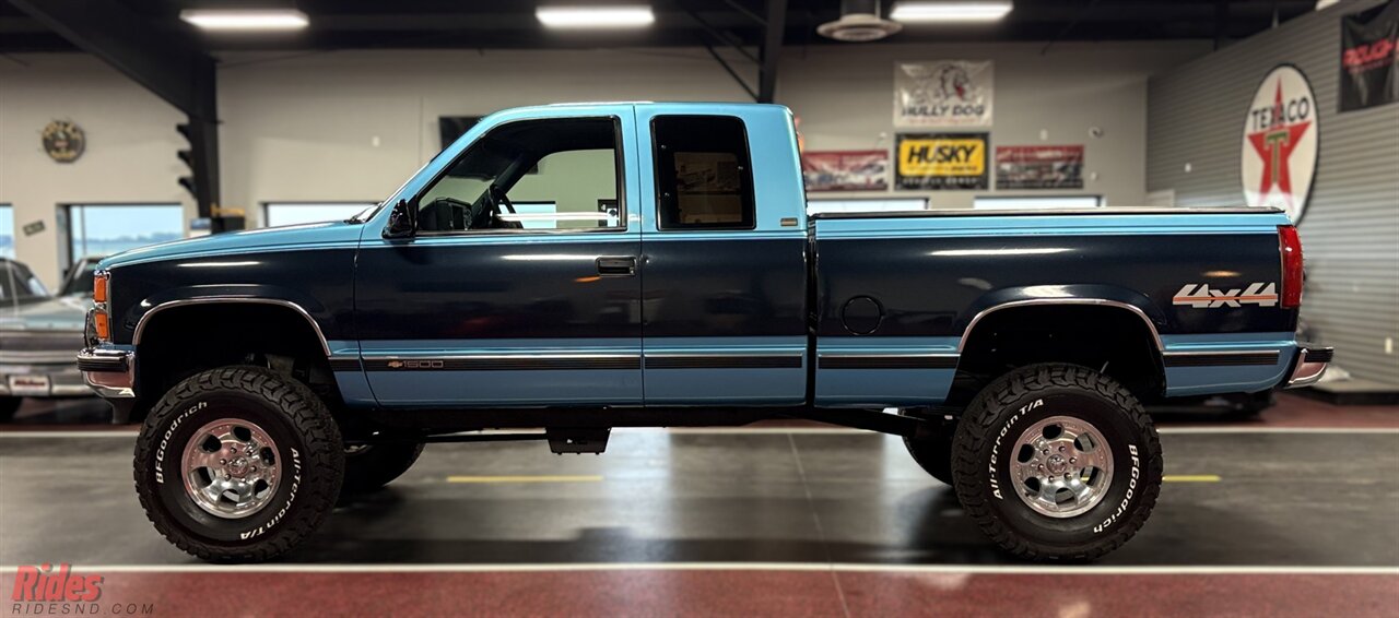 1993 Chevrolet K1500 Silverado   - Photo 4 - Bismarck, ND 58503
