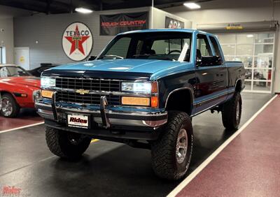 1993 Chevrolet K1500 Silverado   - Photo 2 - Bismarck, ND 58503