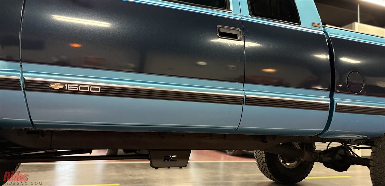 1993 Chevrolet K1500 Silverado   - Photo 9 - Bismarck, ND 58503