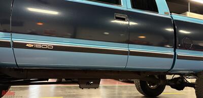 1993 Chevrolet K1500 Silverado   - Photo 9 - Bismarck, ND 58503