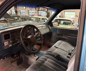 1993 Chevrolet K1500 Silverado   - Photo 14 - Bismarck, ND 58503
