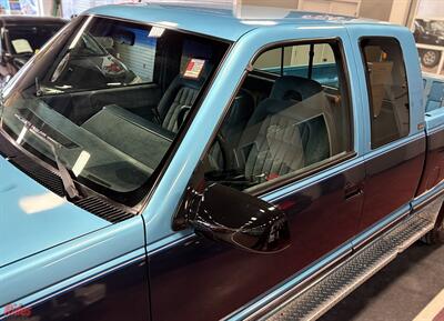 1993 Chevrolet C/K 1500 Series K1500 Silverado   - Photo 8 - Bismarck, ND 58503
