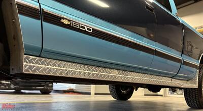 1993 Chevrolet C/K 1500 Series K1500 Silverado   - Photo 10 - Bismarck, ND 58503